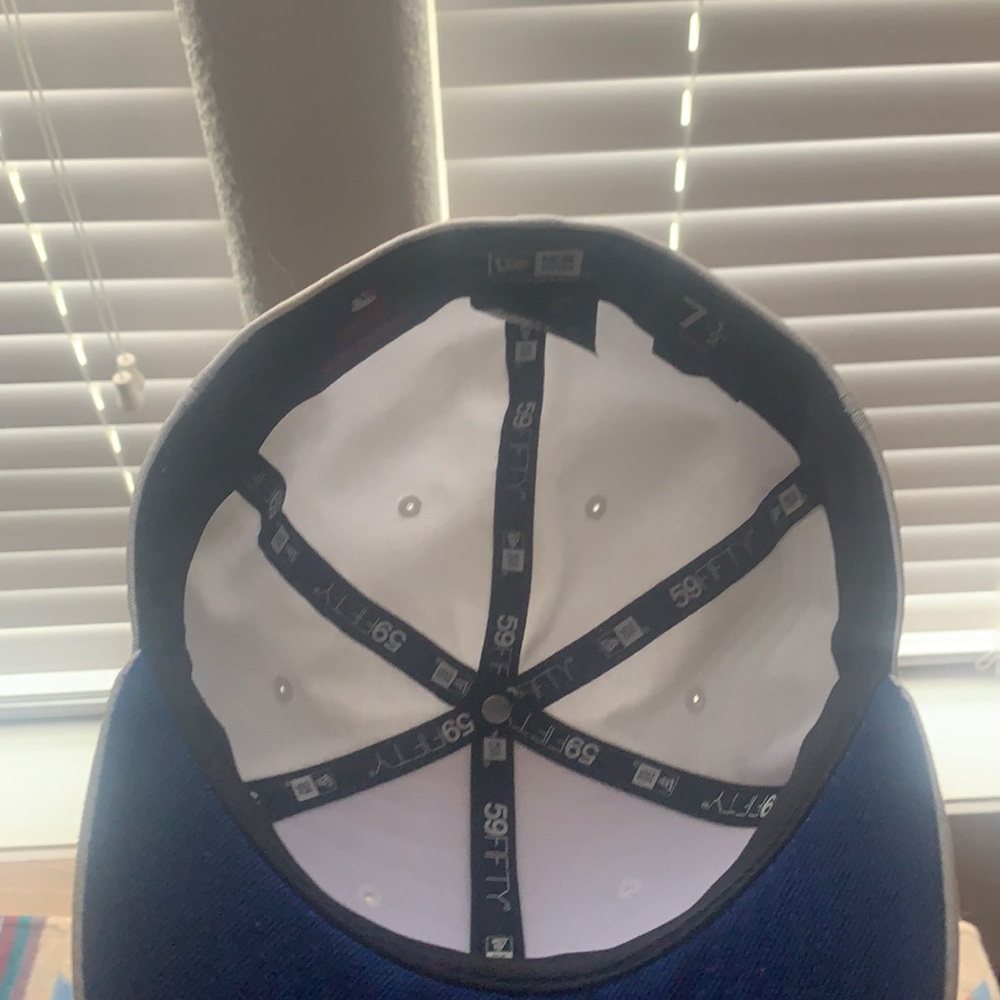 SALE Atlanta Braves Hat - Picture 4 of 5